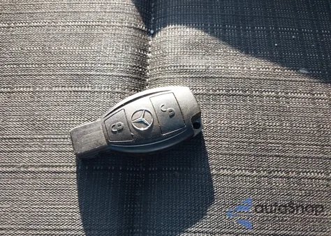 2017 Mercedes-Benz Metris из США, поврежденный, VIN WD3PG2EA2H3222972